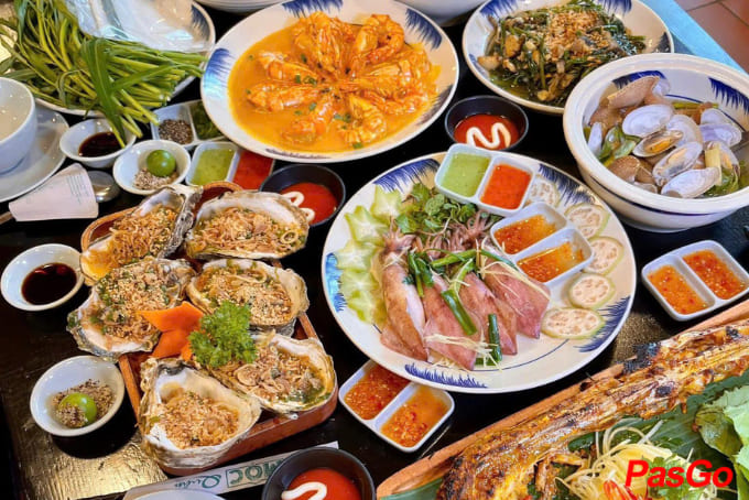 What-to-eat-in-Da-Nang-at-night